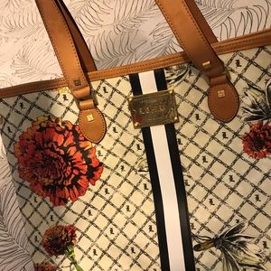 L.a.m.b. Signature Marigold Tote by Gwen Stefani